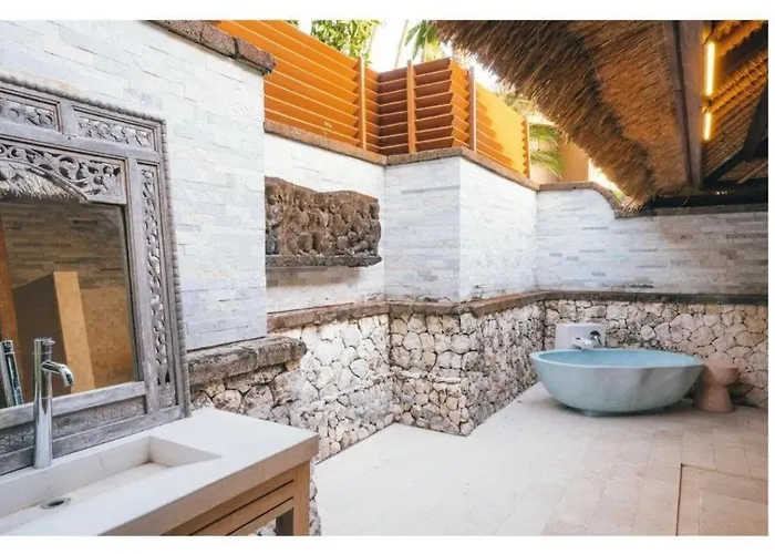 Unique Tropical High Class Oasis-cook Staff فيلة أُلُواتو
